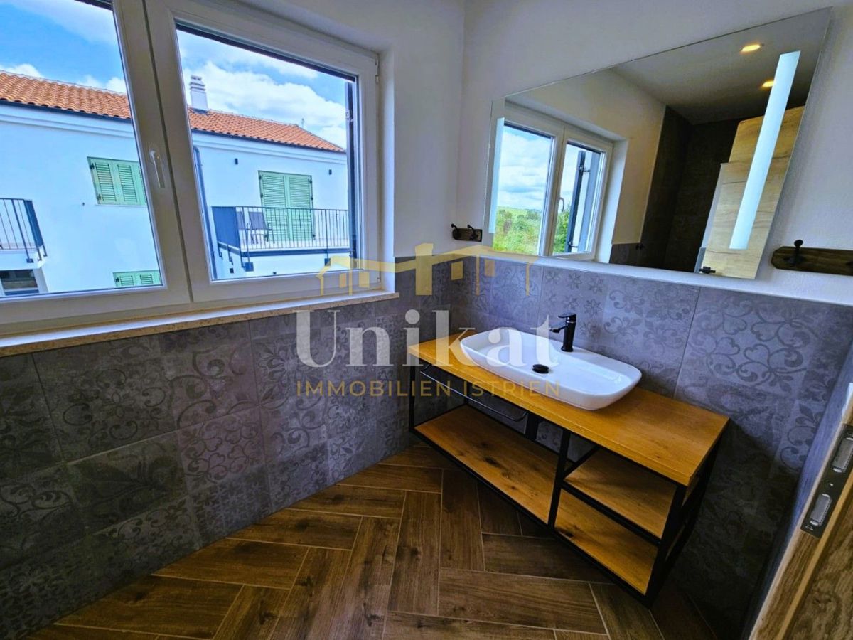 Nuova costruzione: casa con 3 camere da letto e piscina - vista mare